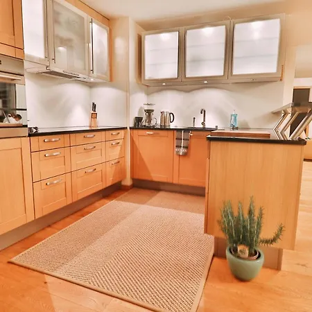 Seehaus Lake View 3-Bedroom Apartment Iseltwald Exterior photo